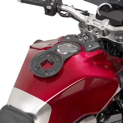 BF38 objímka pro úchyt tankruksaku GIVI "TANKLOCK" na víčko nádrže Honda CB 1000 R (18-24)
