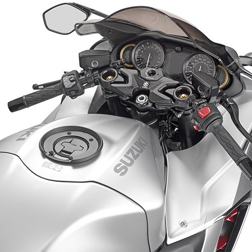 BF67 objímka pro úchyt tankruksaku GIVI "TANKLOCK" na víčko nádrže Suzuki GSX 1300 R Hayabusa 21-24