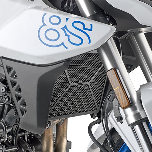 PR3126 kryt chladiče motoru Suzuki GSX-8S (23-24), černý lakovaný