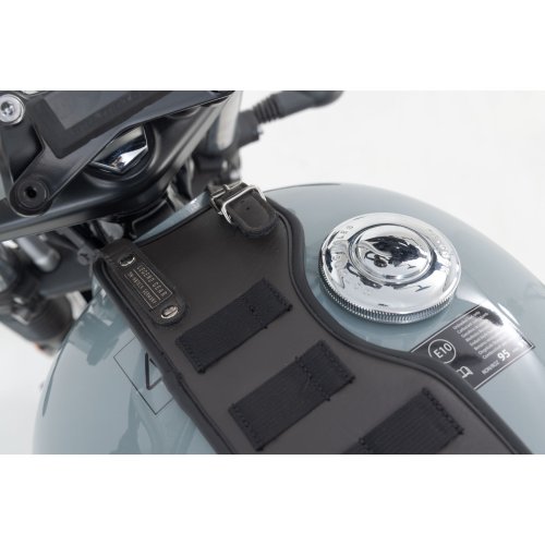 Legend Gear popruh SLA na nádrž Triumph Bonneville/T100,Thruxton(16-)