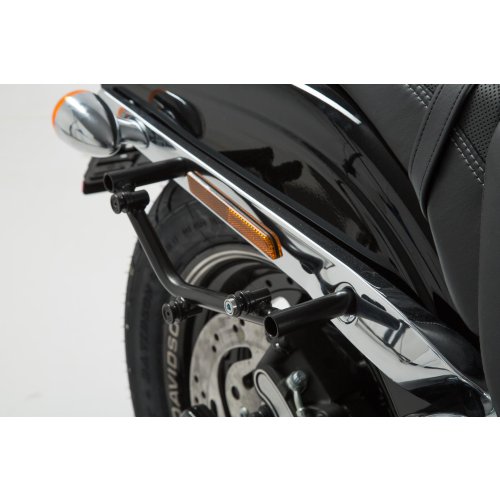 SLC boční nosič pravý Harley Davidson Dyna Fat Bob (08-).