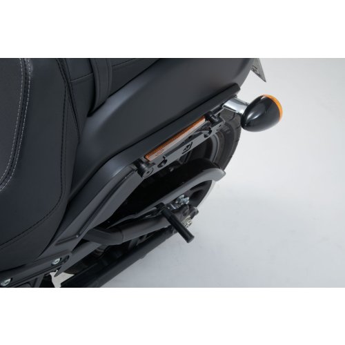 Legend Gear side bag system LH. Harley-Davidson Softail Fat Bob (17-)