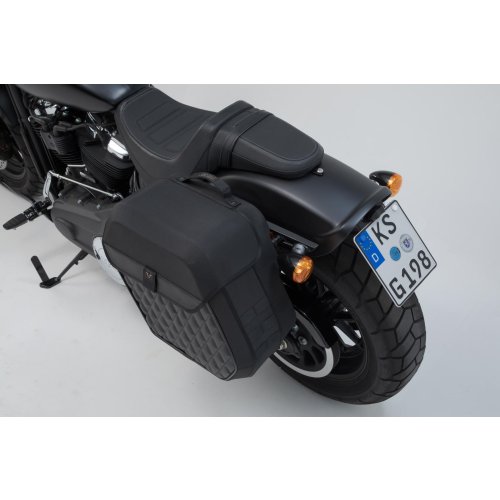 Legend Gear side bag system LH. Harley-Davidson Softail Fat Bob (17-)