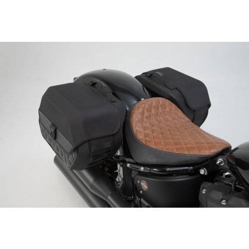 sada bočních tašek Legend Gear LH Harley-Davidson Softail Street Bob (17-).