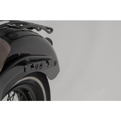 sada bočních tašek Legend Gear LH Harley-Davidson Softail Slim (12-17).