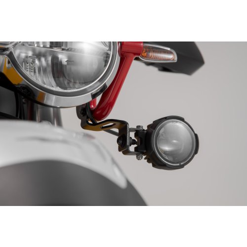 EVO mlhové světla+ držáky  kit Černá. Moto Guzzi V85 TT (19-).