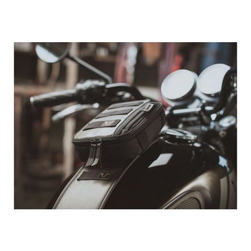 Legend Gear popruh set Triumph models (04-). s LA3 obal na smartphone