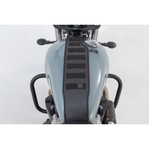 Legend Gear tank strap set pro Triumph modely (15-)