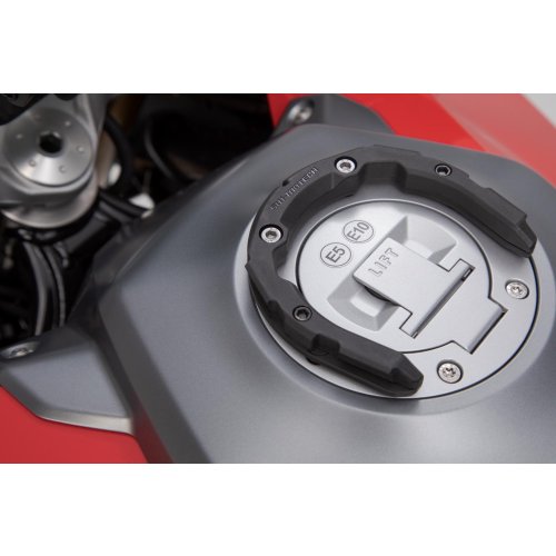 PRO tank ring Black. Aprilia models. s 6 šroubky