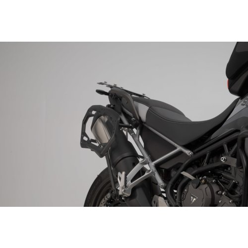 sada Adventure - kufry TraX černé pro TRIUMPH Tiger 900 / GT C701 / C702 (19-20).