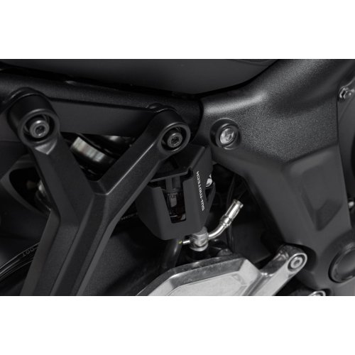 Brake fluid reservoir guard Black. Triumph Trident 660 (21-).