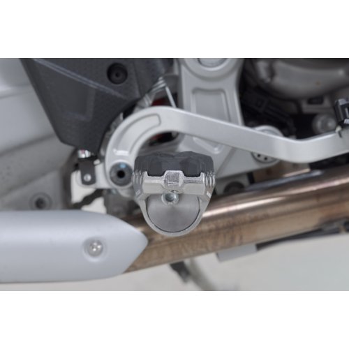 EVO footrest kit Silver/black.. Aprilia Tuareg 660 Rally (24-).